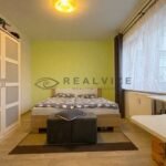 0DCCCF51-6837-4E41-97EA-93F6B92593A9